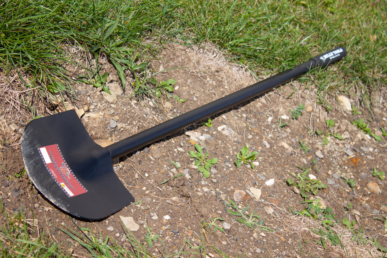 caprock-pose-05 All Steel Caprock Shovel pose