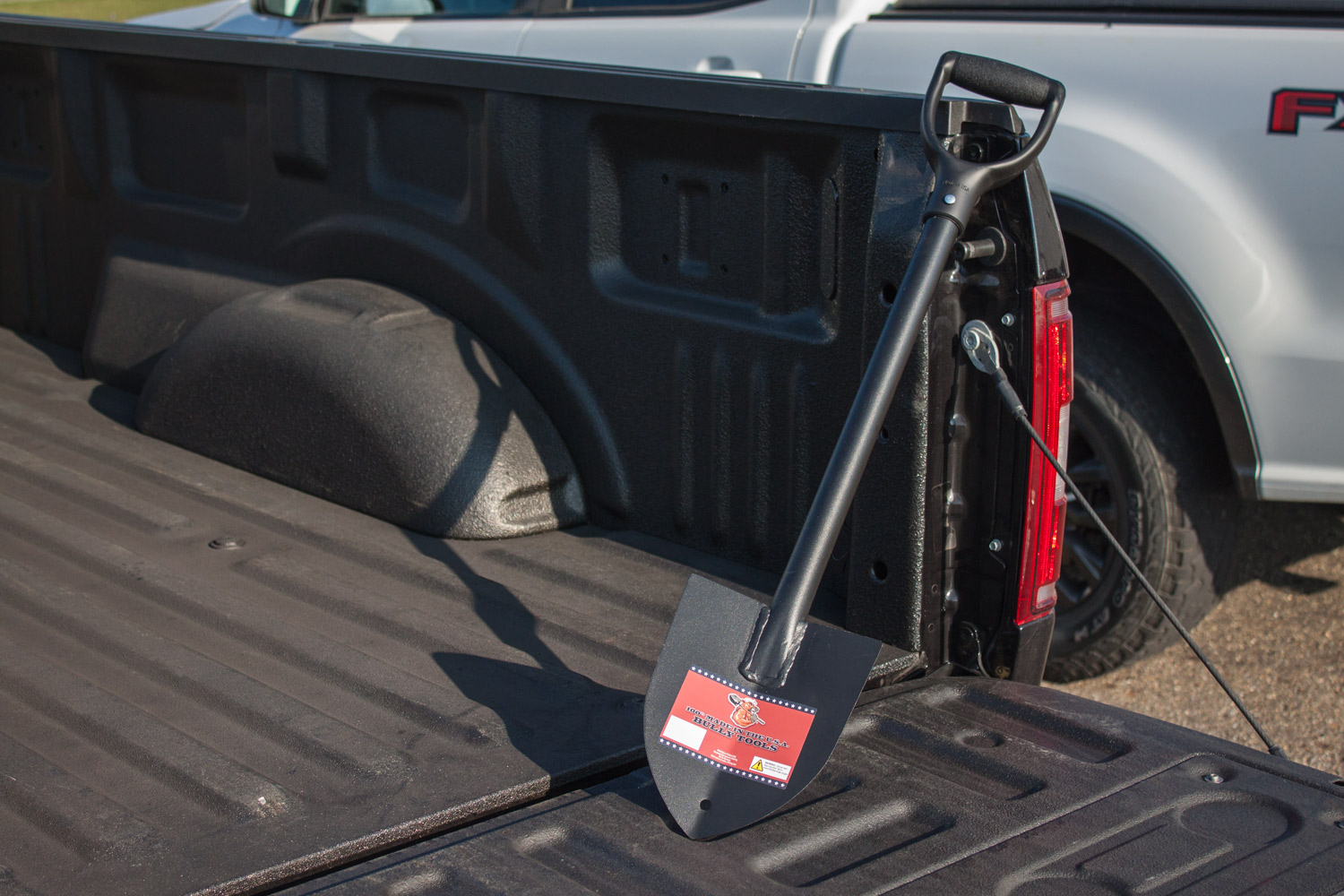 92712-pose-07 Trunk Shovel Pose 07